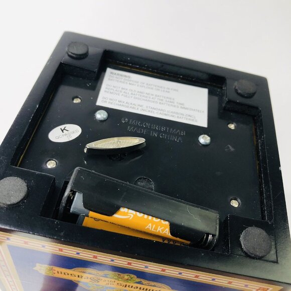 Mr. Christmas Vintage Light Up Motion Music Box Penguin Skating Igloo Tree Gift - Picture 9 of 10